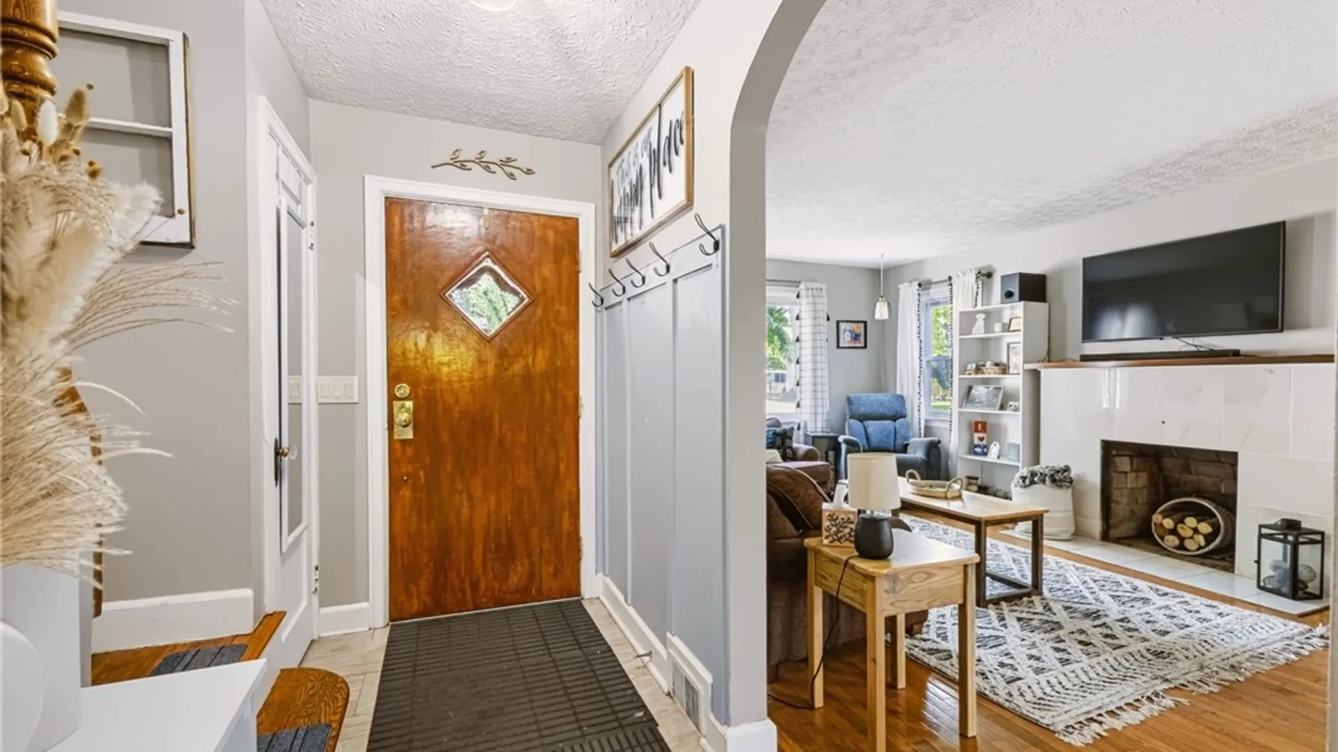 Property at 170 Northmore Avenue, Gates, NY 14606 4
