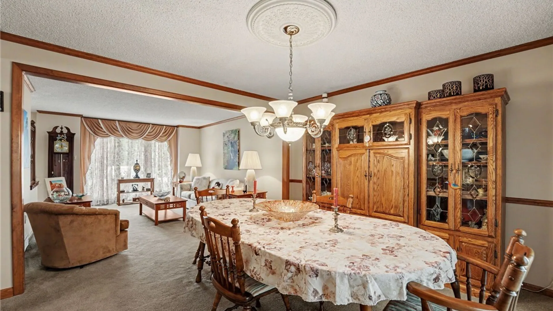 Property at 69 Old Orchard Lane, Orchard Park, NY 14127 14