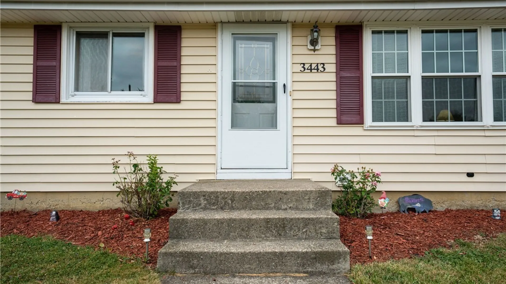 Property at 3443 Bethford Drive, Hamburg, NY 14219 3