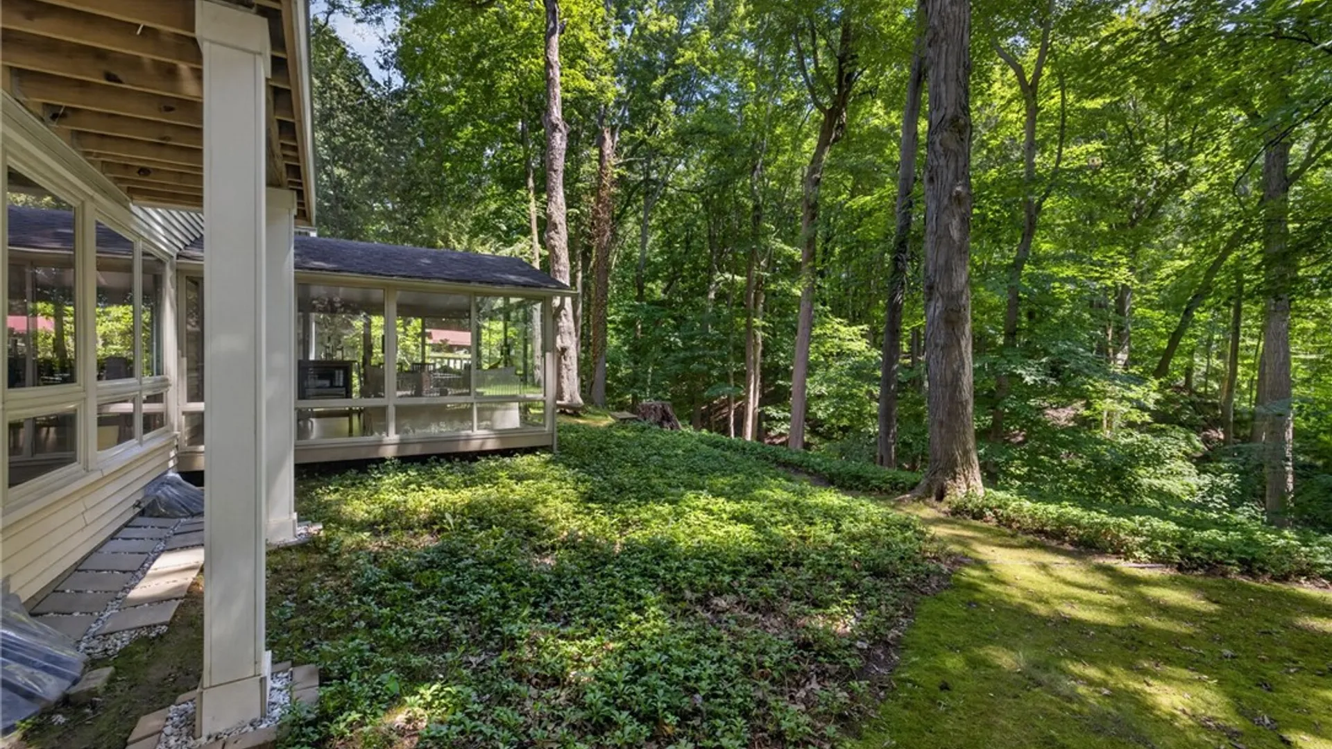 Property at 10 Forest Knoll, Pittsford, NY 14534 40