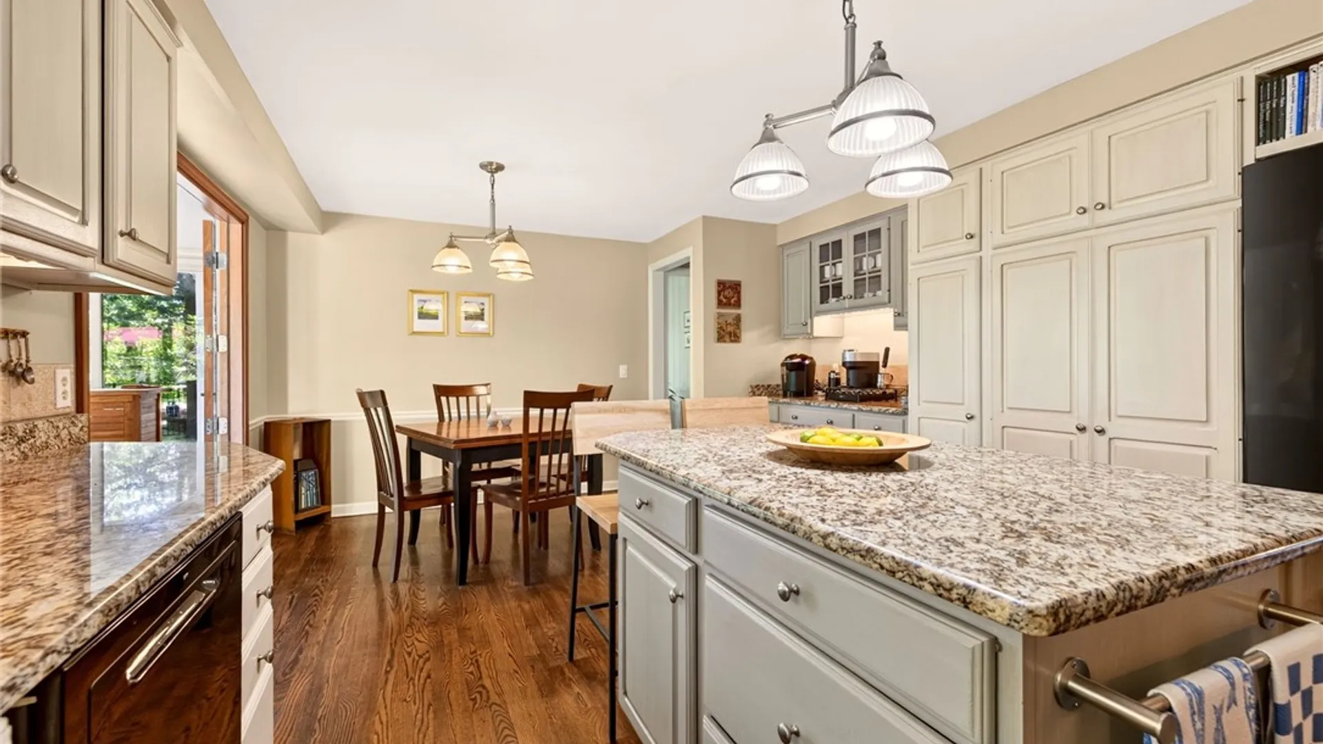 Property at 10 Forest Knoll, Pittsford, NY 14534 13