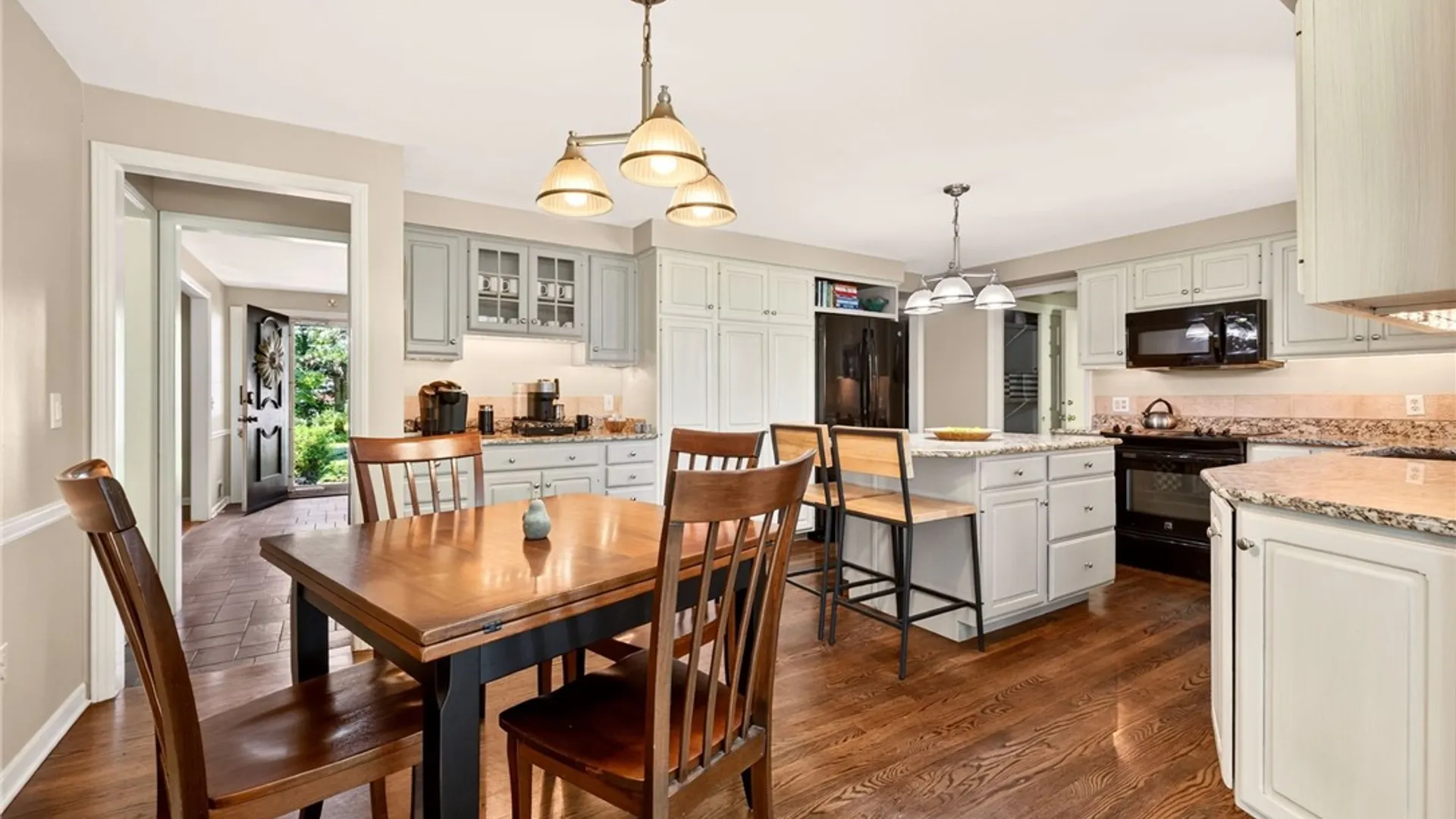 Property at 10 Forest Knoll, Pittsford, NY 14534 15