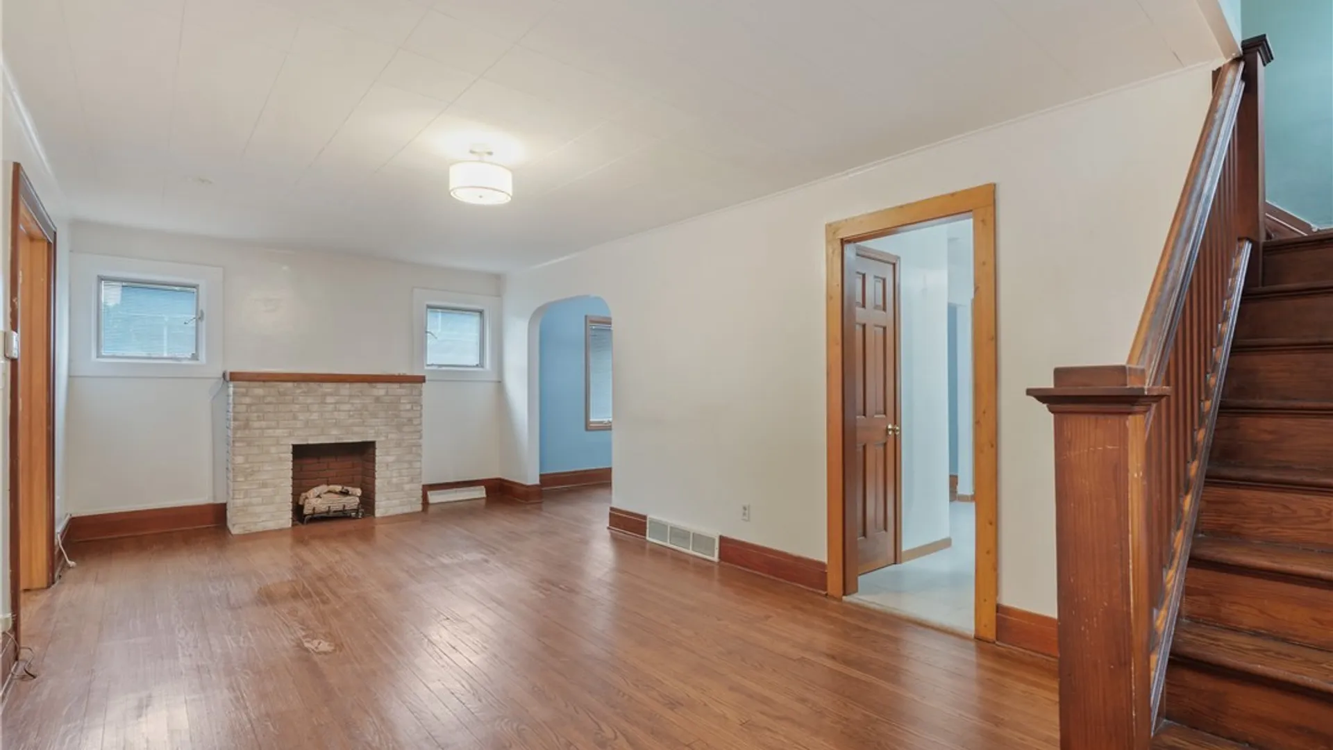 Property at 172 Bryant St Street, Cheektowaga, NY 14043 3