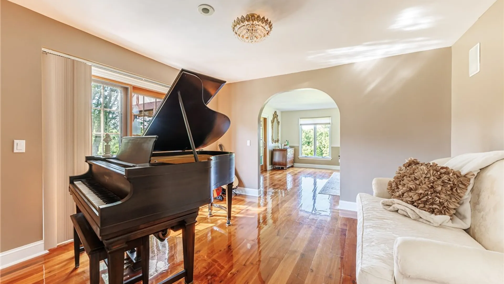 Property at 237 W Bloomfield Road, Pittsford, NY 14534 18