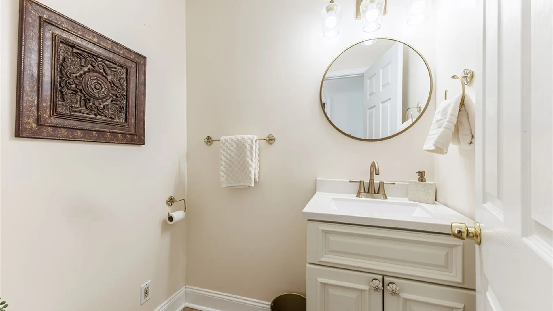 Property at 237 W Bloomfield Road, Pittsford, NY 14534 20