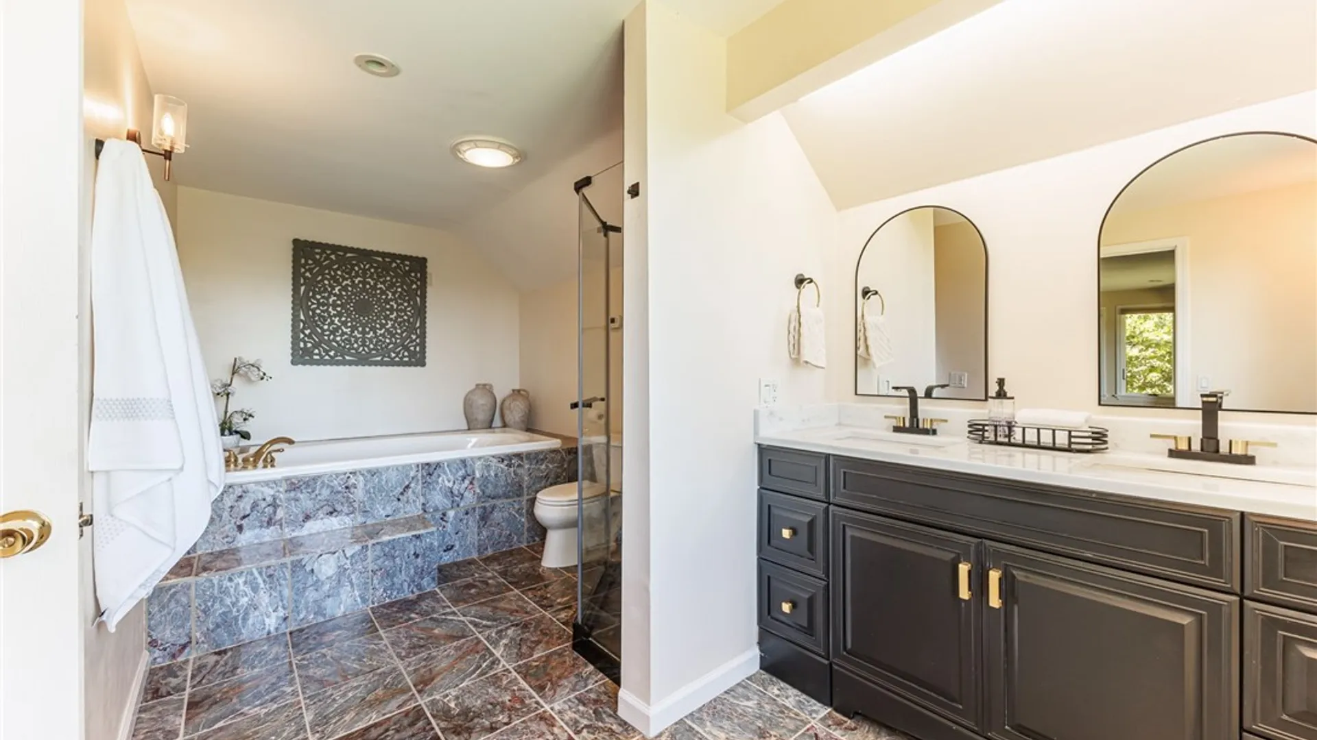 Property at 237 W Bloomfield Road, Pittsford, NY 14534 27