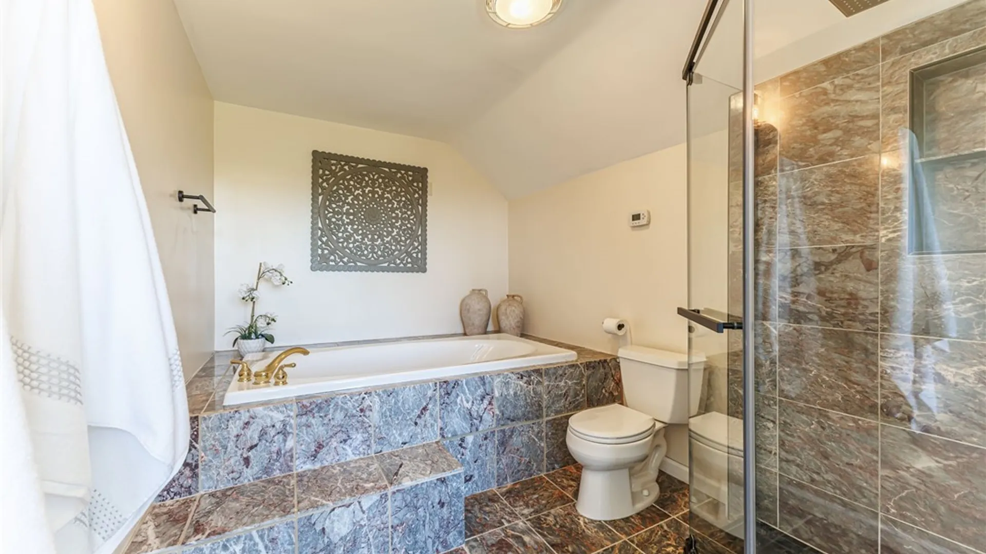 Property at 237 W Bloomfield Road, Pittsford, NY 14534 28