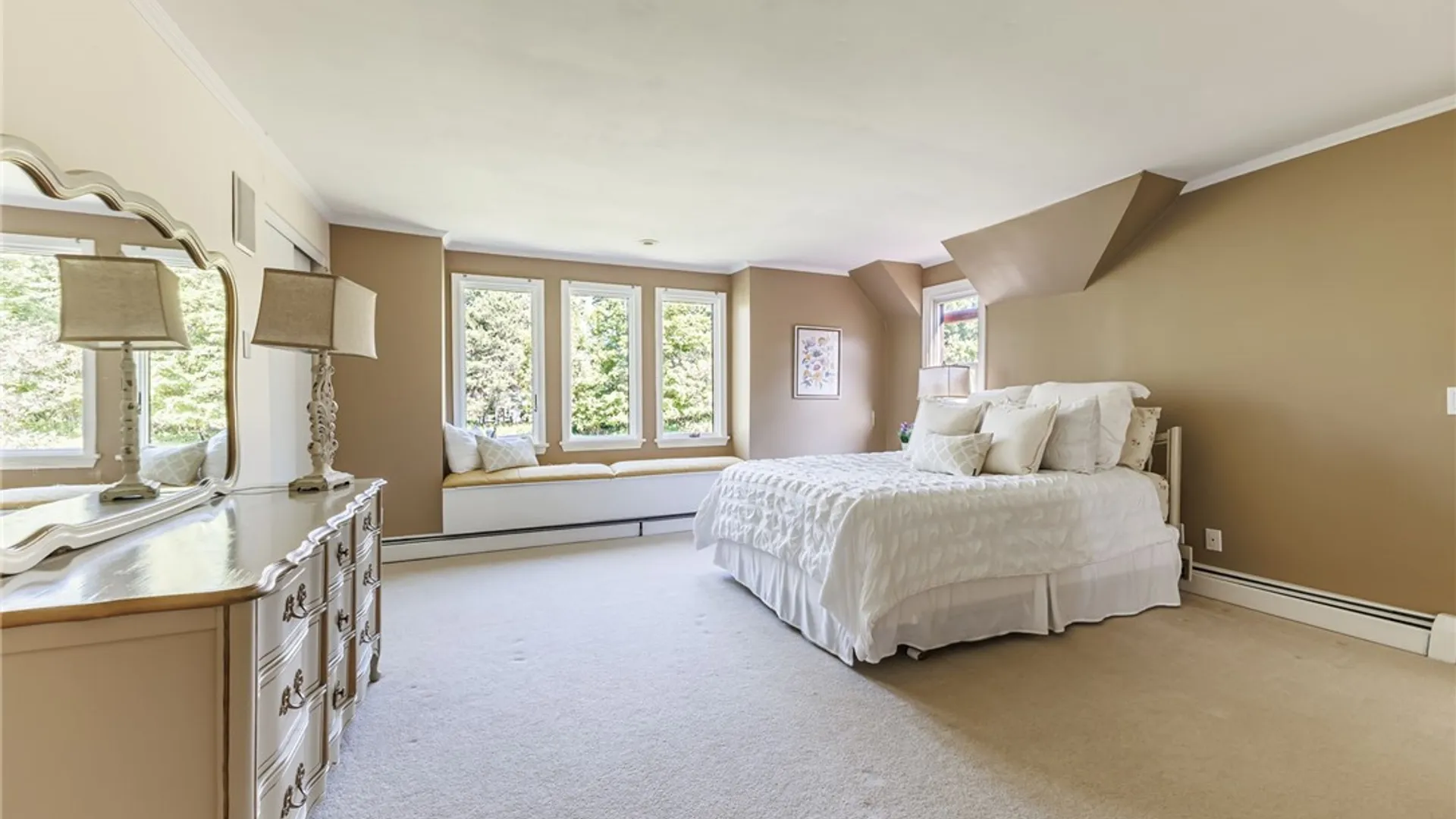 Property at 237 W Bloomfield Road, Pittsford, NY 14534 29
