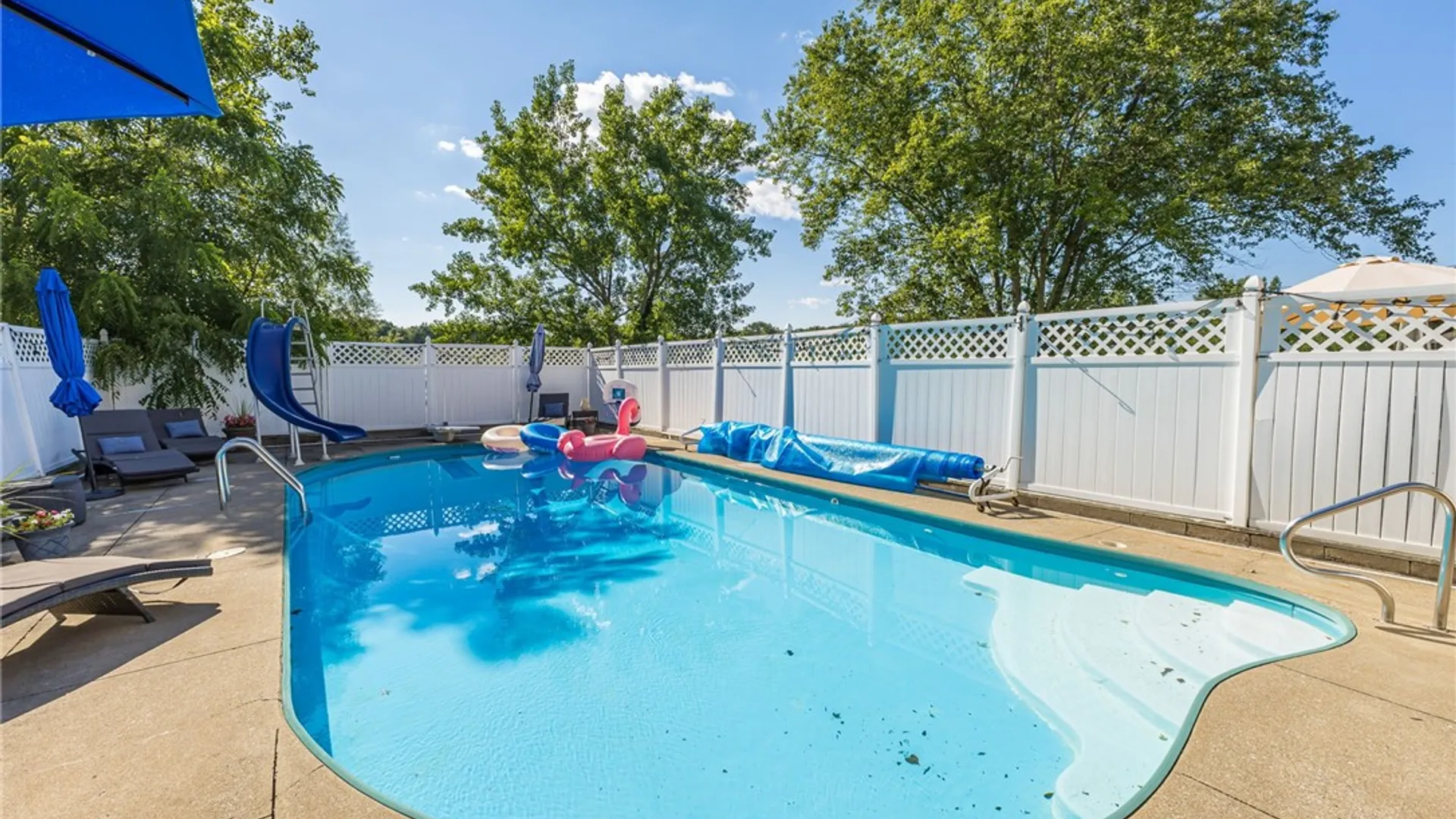 Property at 237 W Bloomfield Road, Pittsford, NY 14534 38