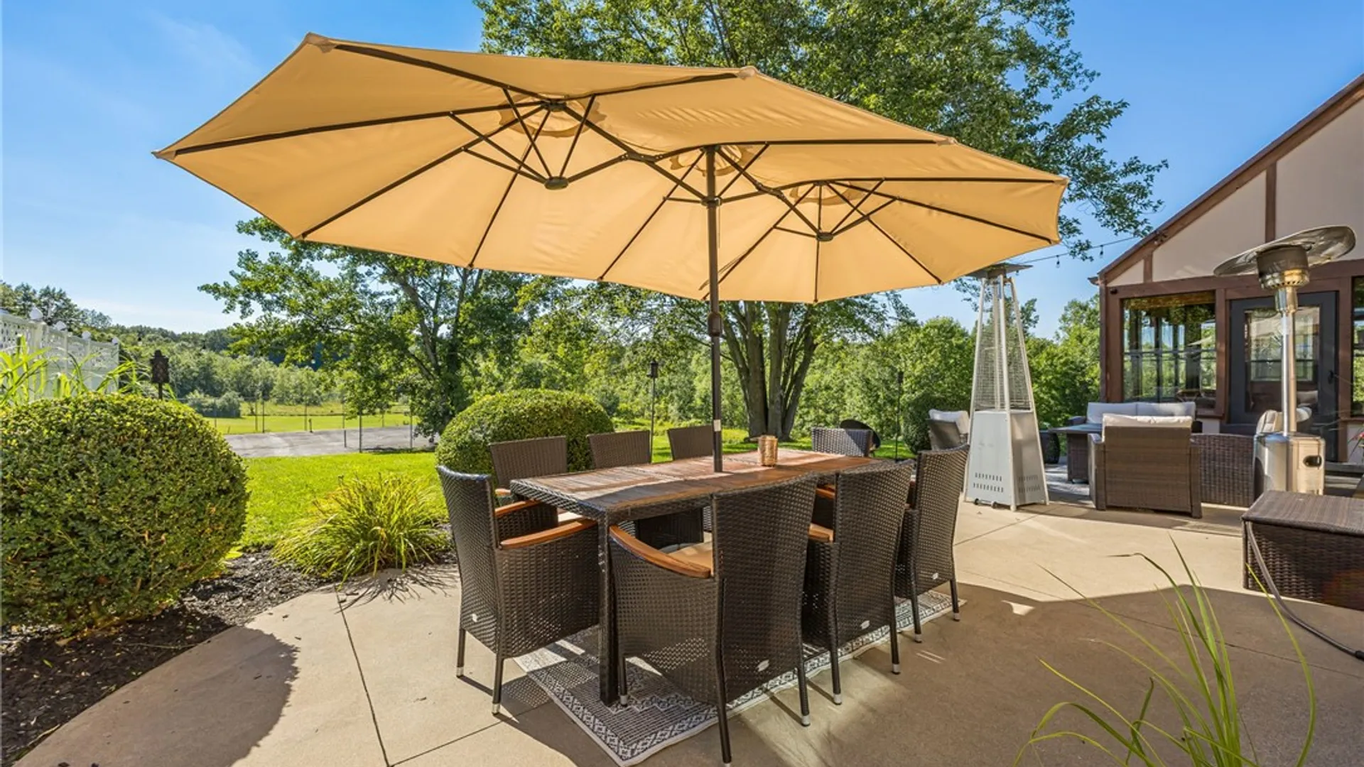 Property at 237 W Bloomfield Road, Pittsford, NY 14534 40
