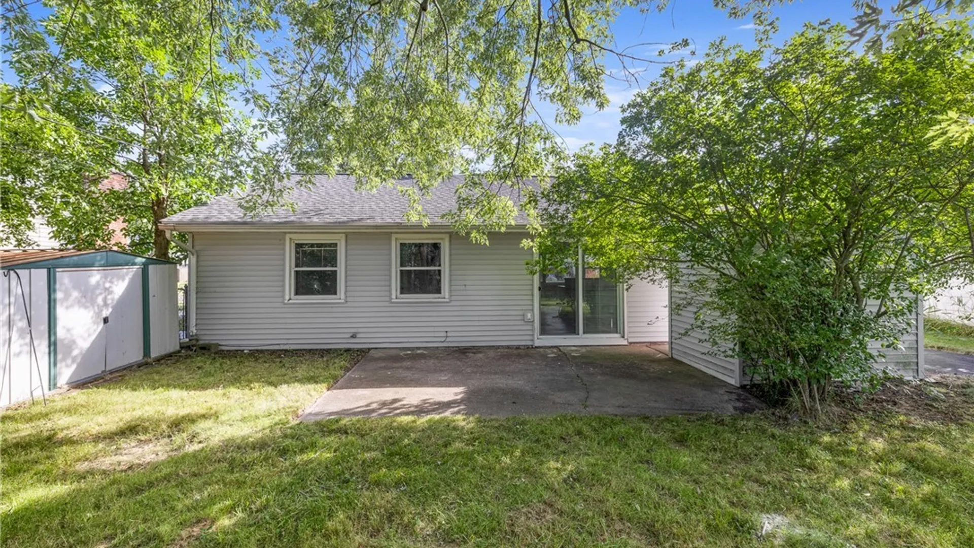 Property at 27 Woodlee Lane, Grand Island, NY 14072 3