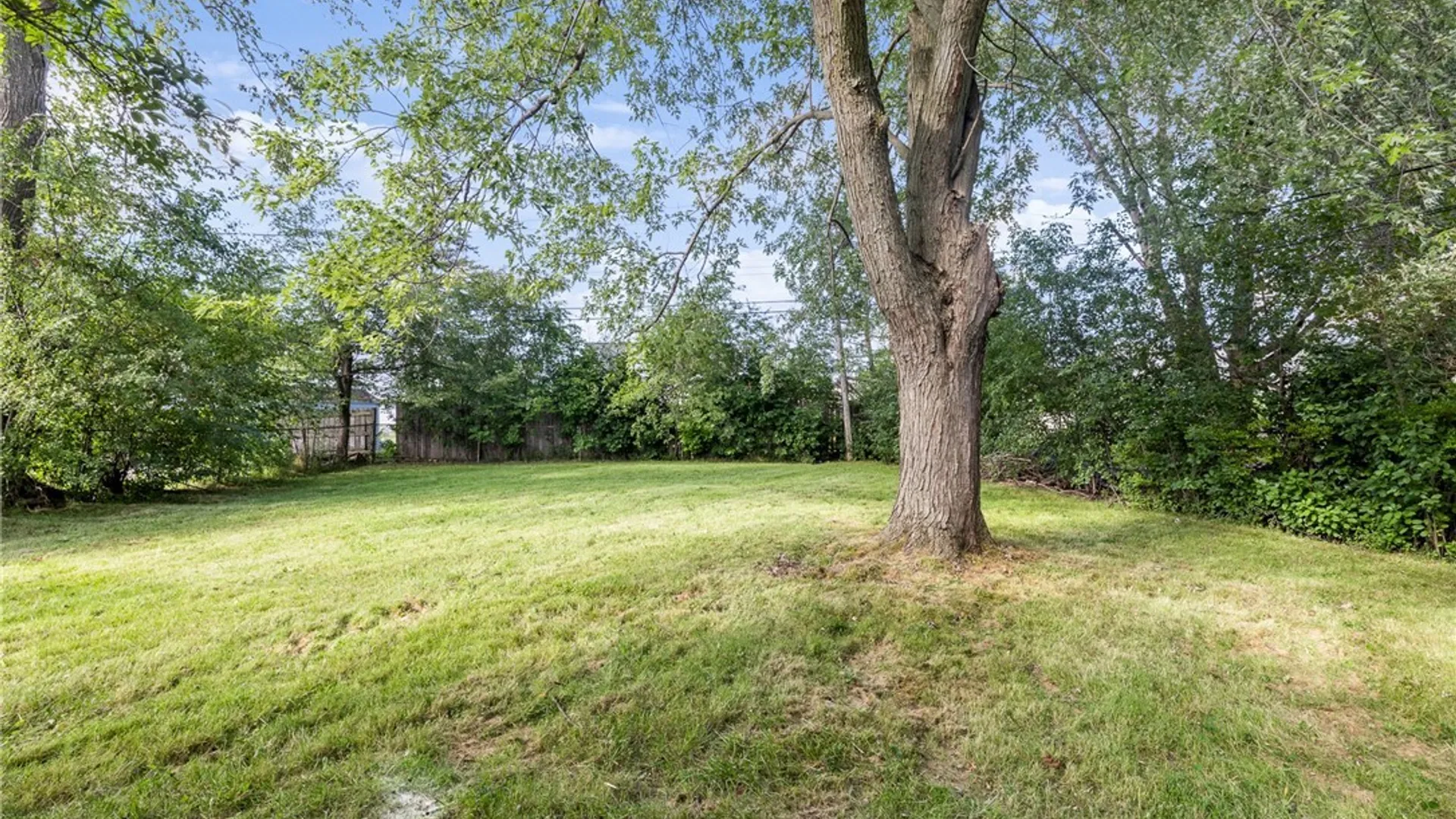 Property at 27 Woodlee Lane, Grand Island, NY 14072 4
