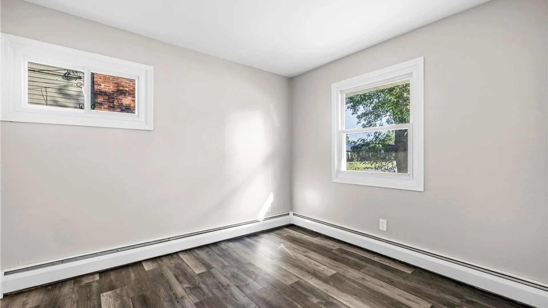 Property at 27 Woodlee Lane, Grand Island, NY 14072 21