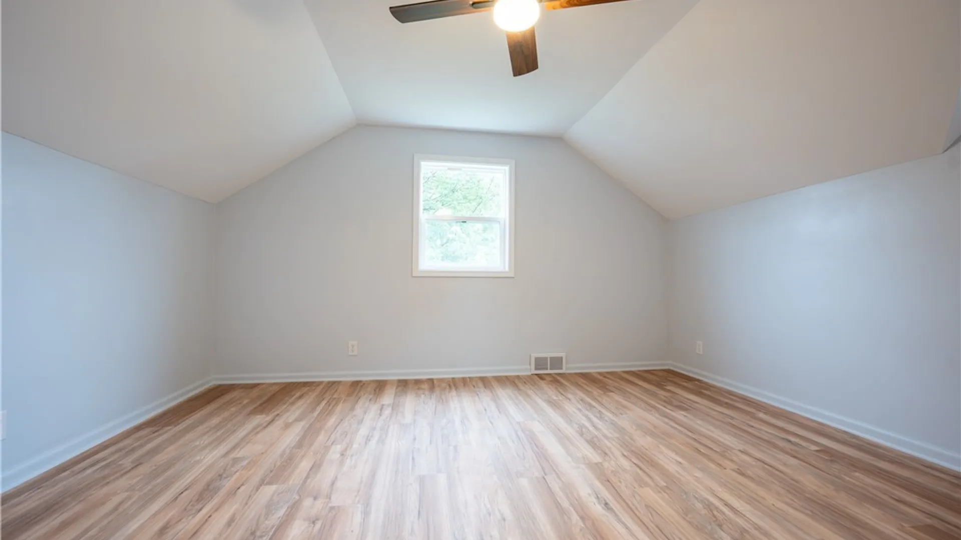 Property at 10 Terry Lane, Cheektowaga, NY 14225 32