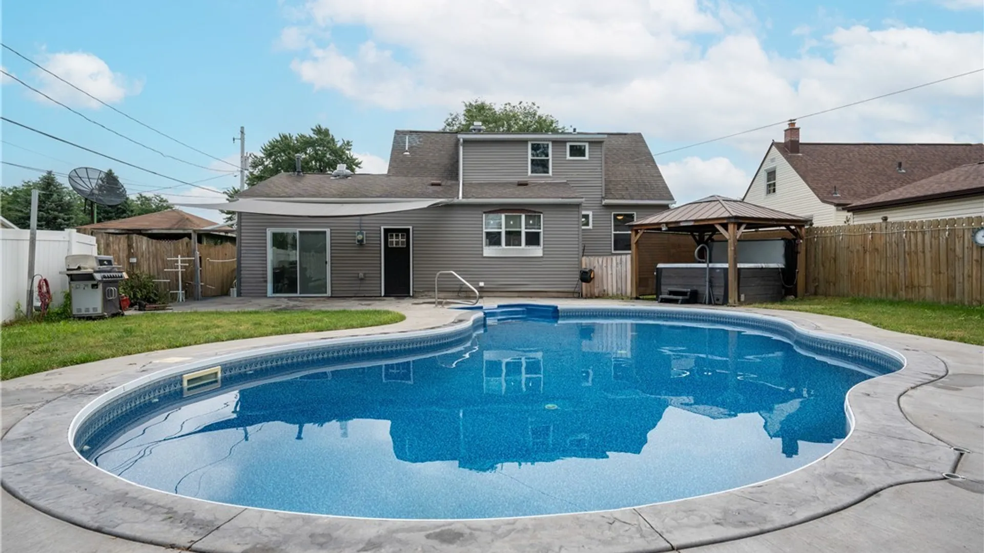 Property at 10 Terry Lane, Cheektowaga, NY 14225 48