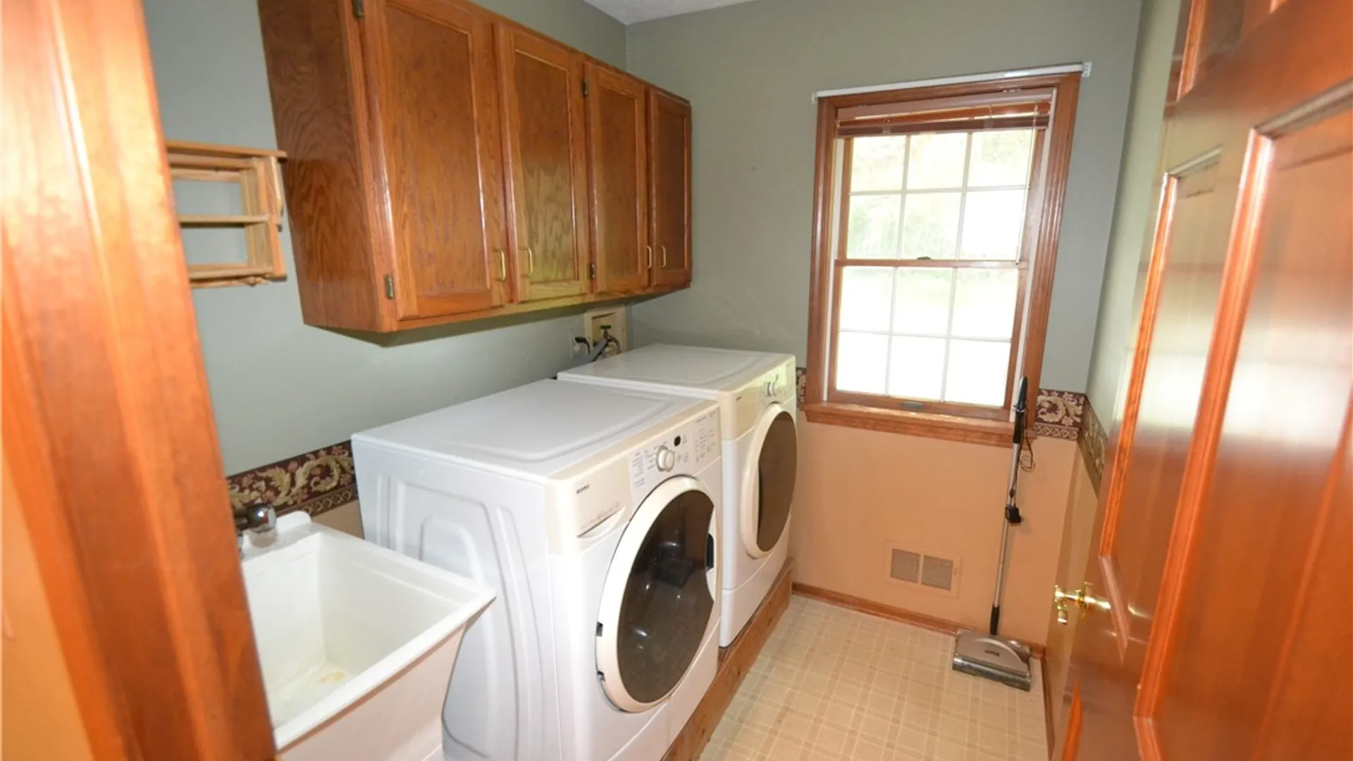 Property at 127 Galvin Court, Farmington, NY 14425 19