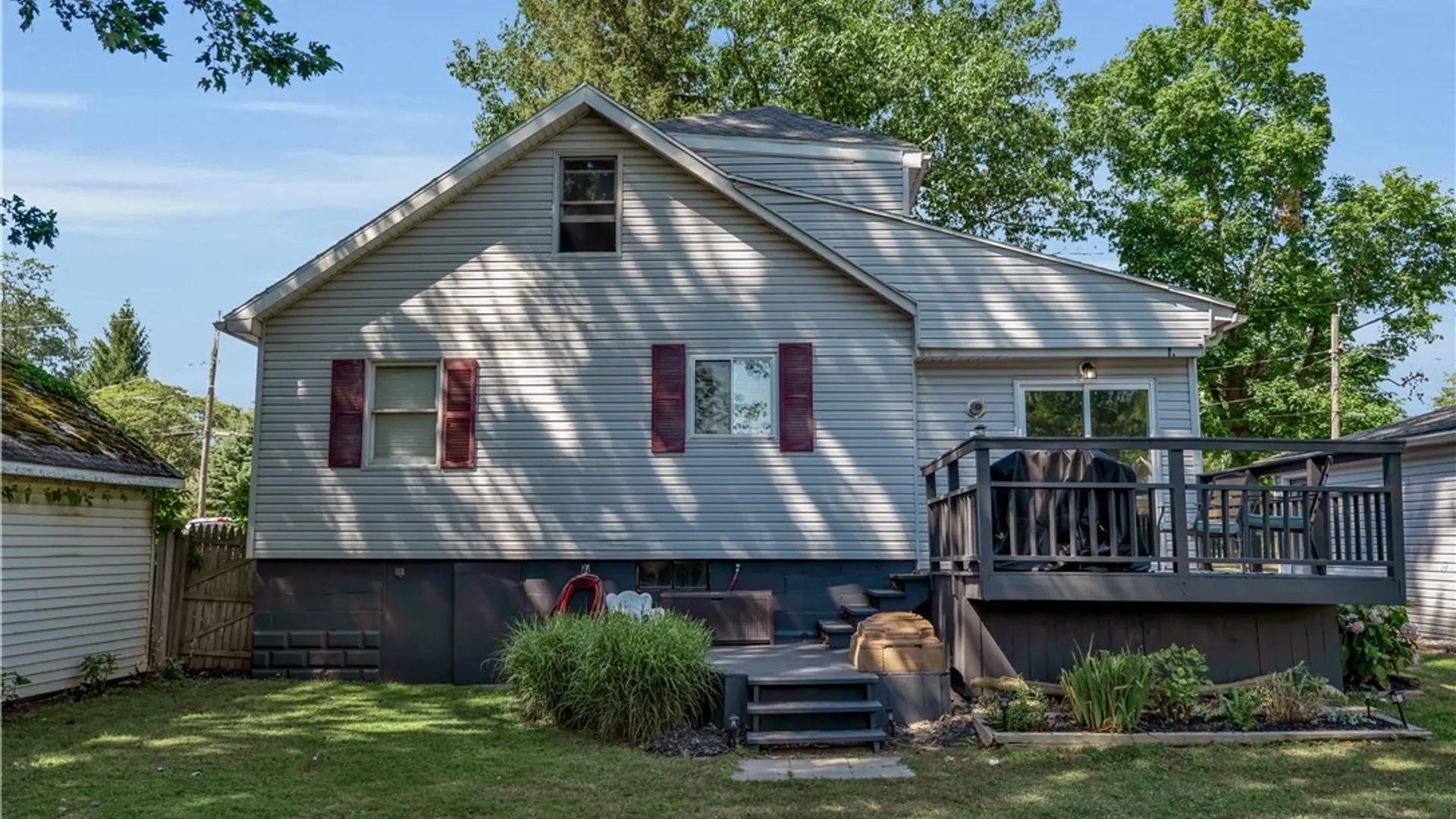 Property at 655 Sandy Avenue, Evans, NY 14006 38