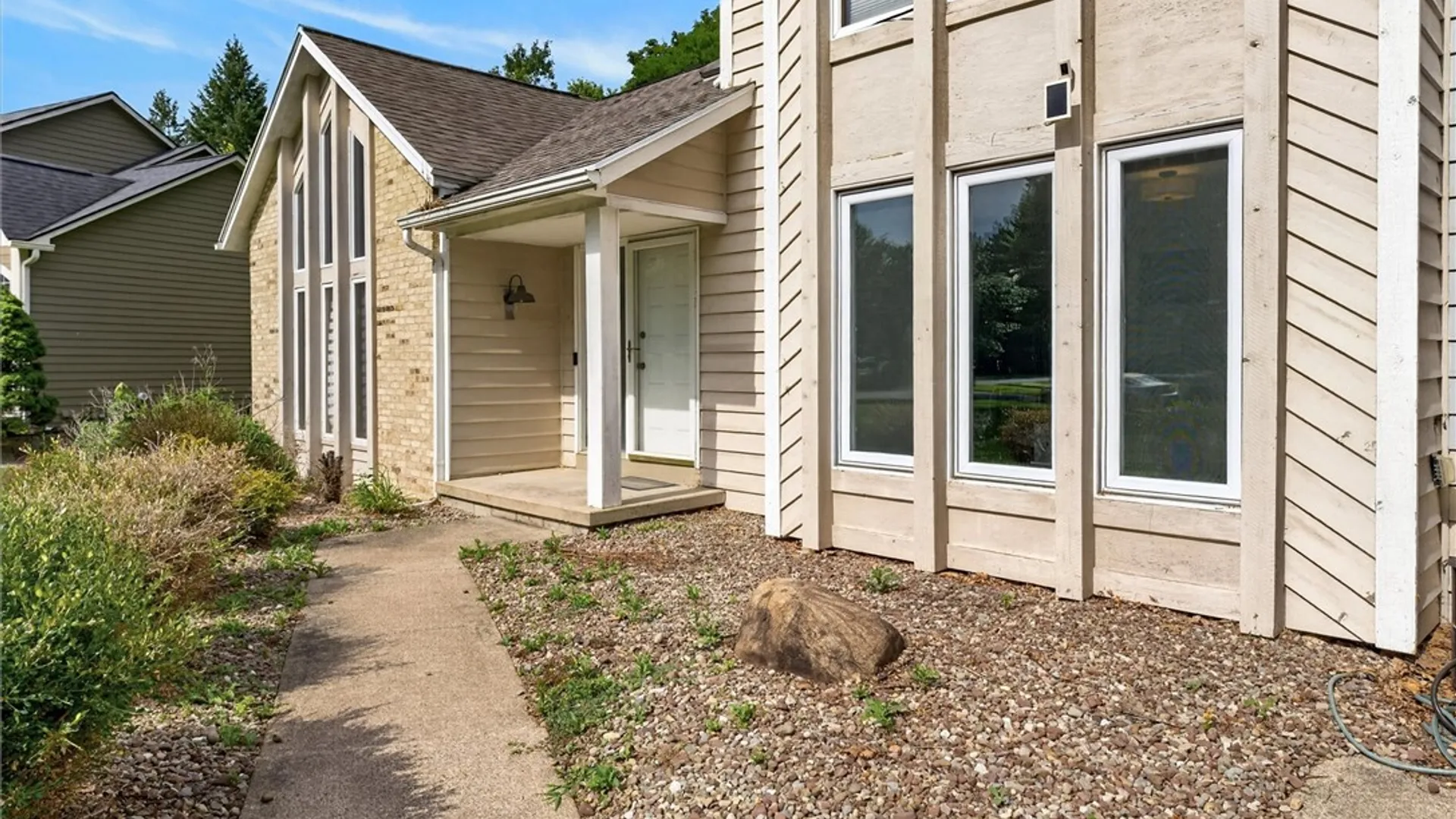 Property at 42 Pointe Vintage Dr, Greece, NY 14626 5