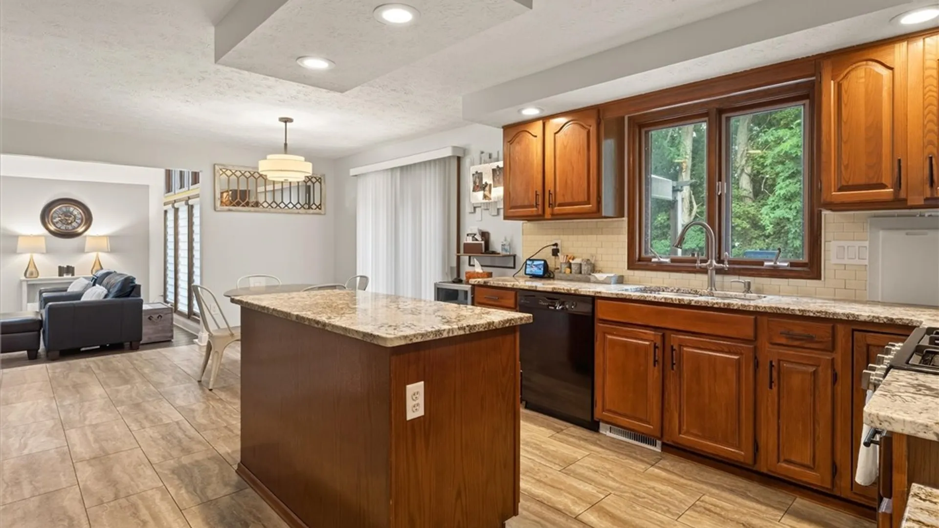 Property at 42 Pointe Vintage Dr, Greece, NY 14626 28