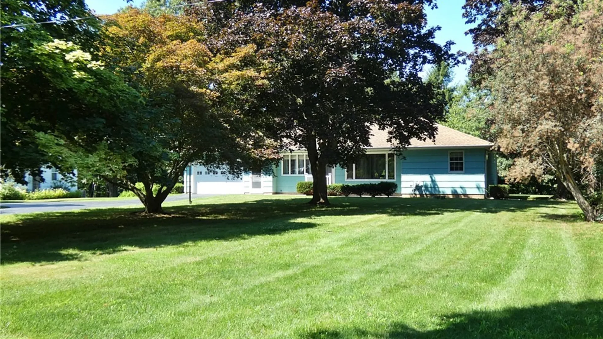 Property at 1976 Creekside Drive, Newfane, NY 14028 4