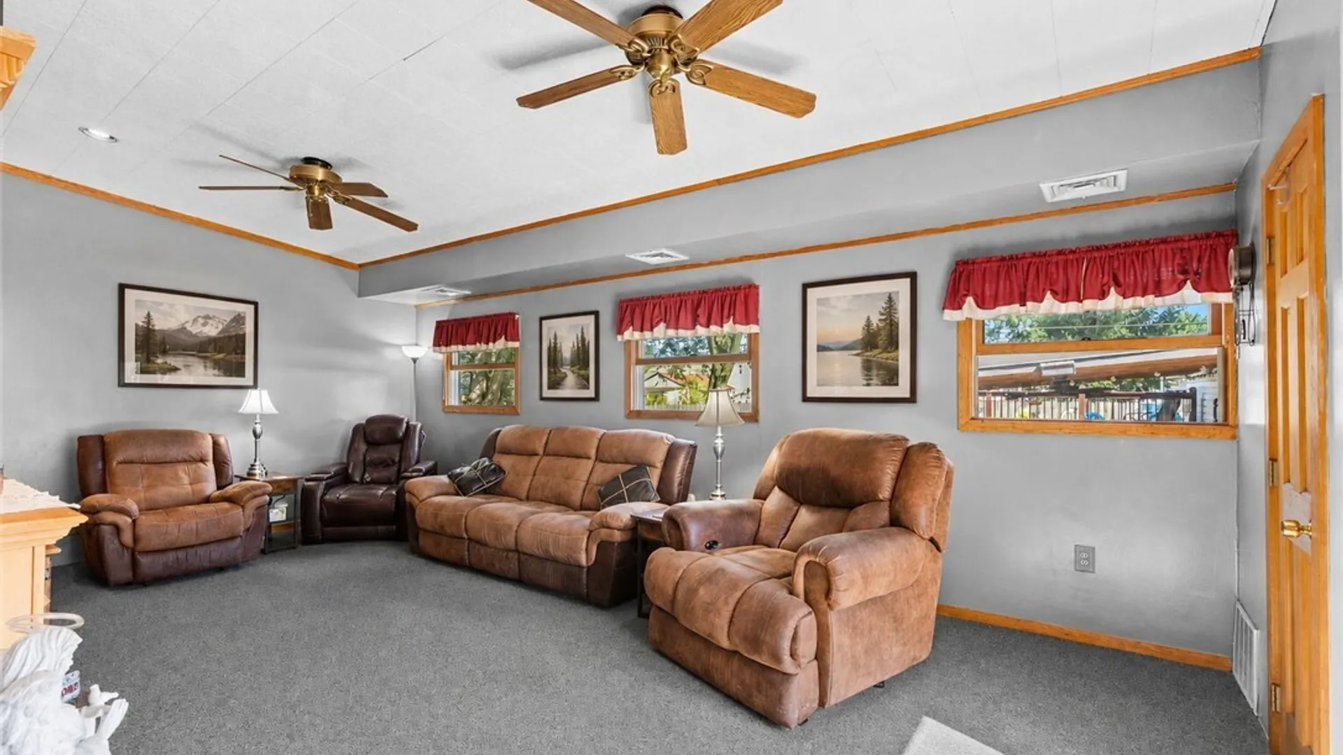 Property at 276 Westbrook Drive, Cheektowaga, NY 14225 7