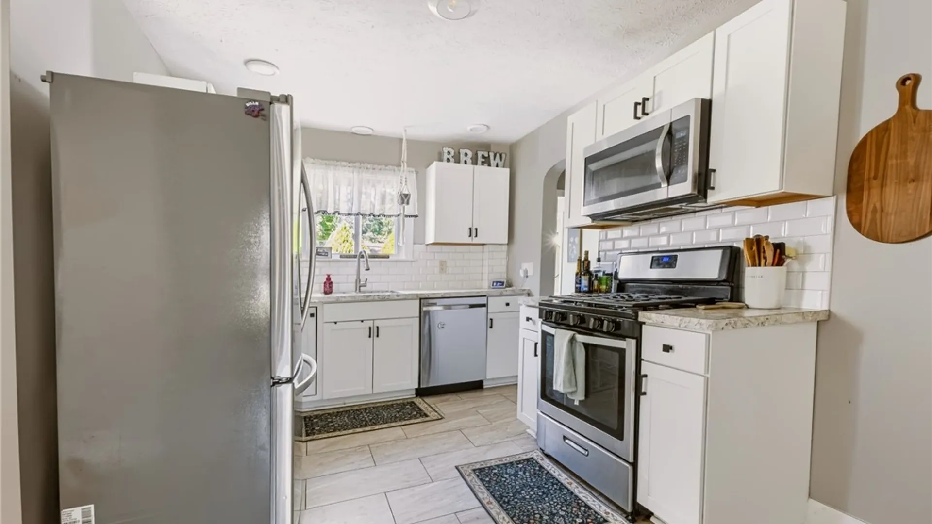 Property at 170 Northmore Avenue, Gates, NY 14606 9