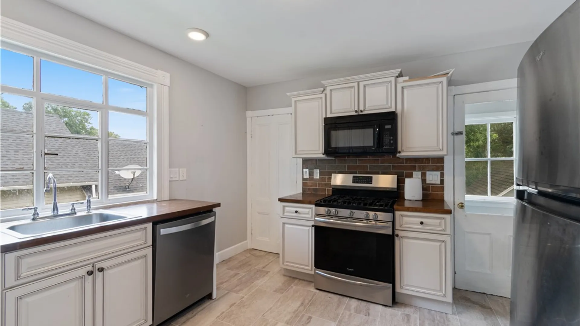Property at 92 South Avenue, Webster, NY 14580 41
