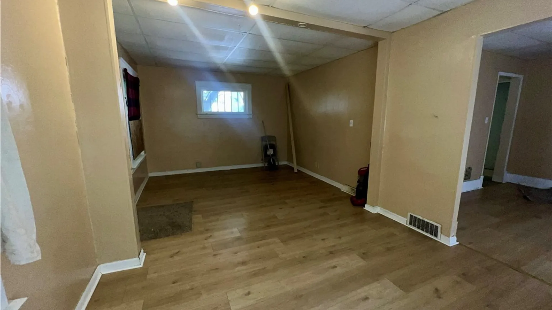 Property at 1611 Linwood Avenue, Niagara Falls, NY 14305 5