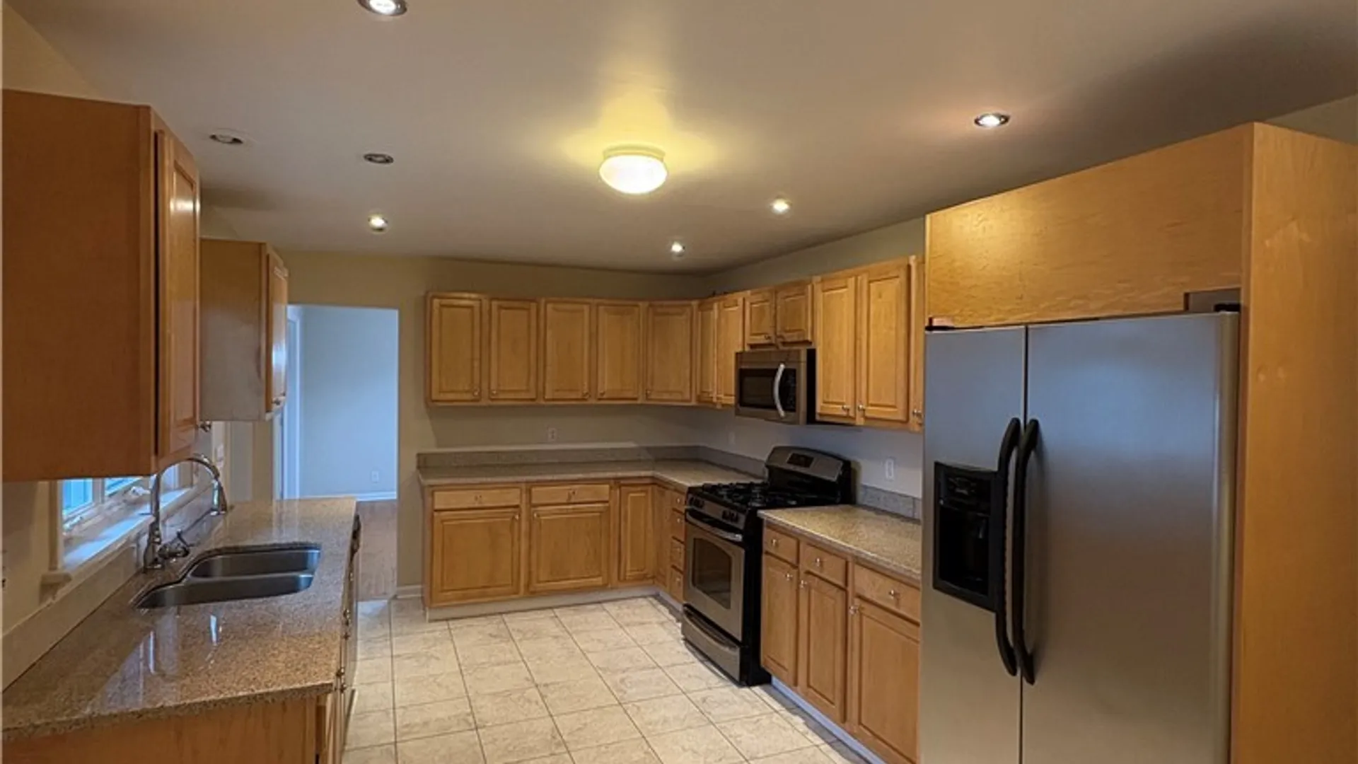 Property at 215 Locksley Road, Syracuse, NY 13224 5