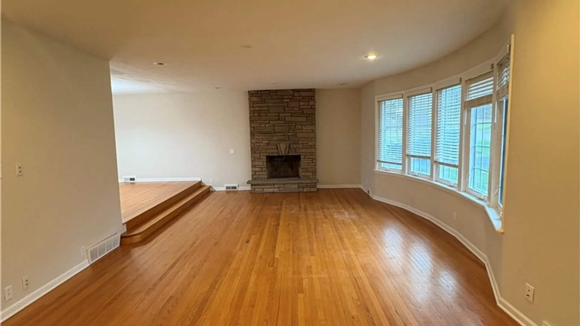 Property at 215 Locksley Road, Syracuse, NY 13224 3