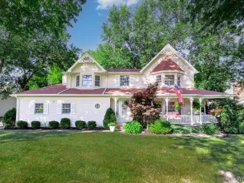 Property at 110 Parkview Drive, Grand Island, NY 14072