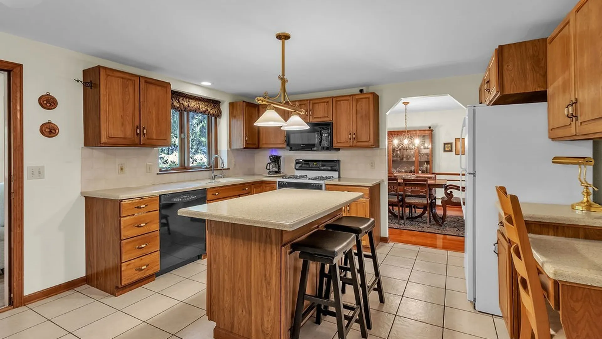 Property at 110 Parkview Drive, Grand Island, NY 14072 16