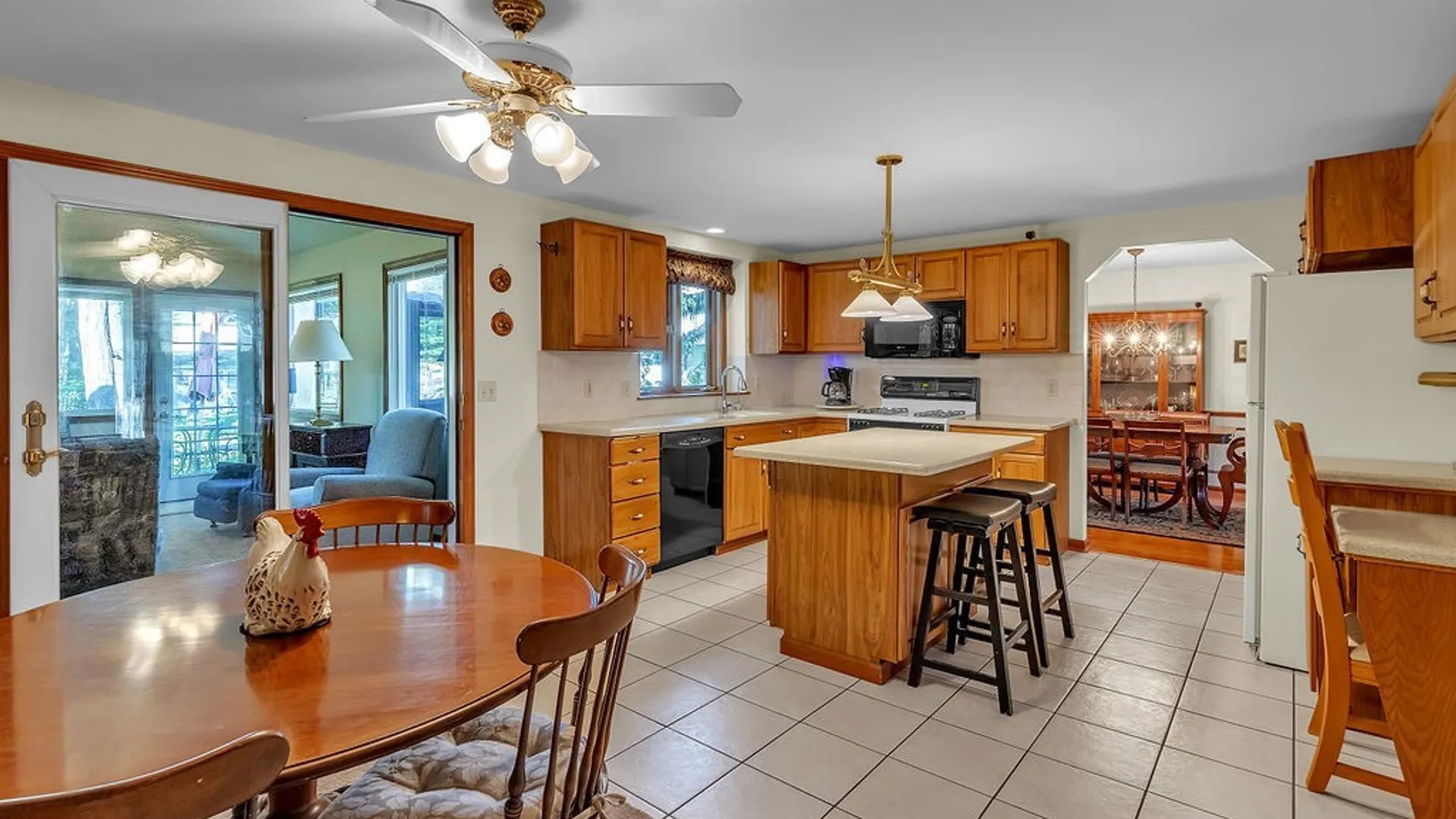 Property at 110 Parkview Drive, Grand Island, NY 14072 18