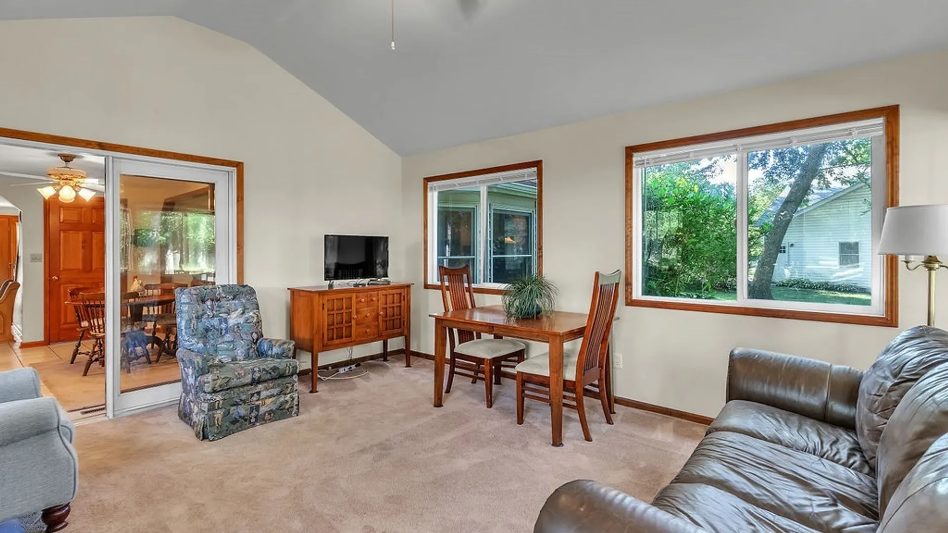 Property at 110 Parkview Drive, Grand Island, NY 14072 23