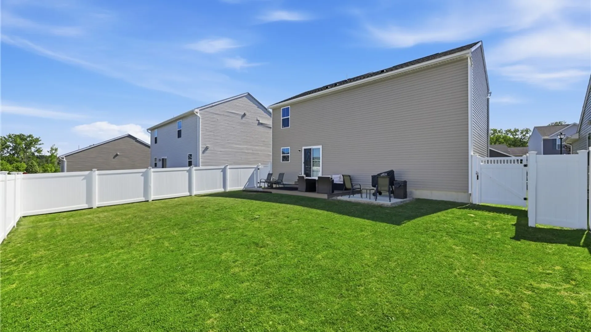 Property at 60 Allie Lane, Hamburg, NY 14075 21