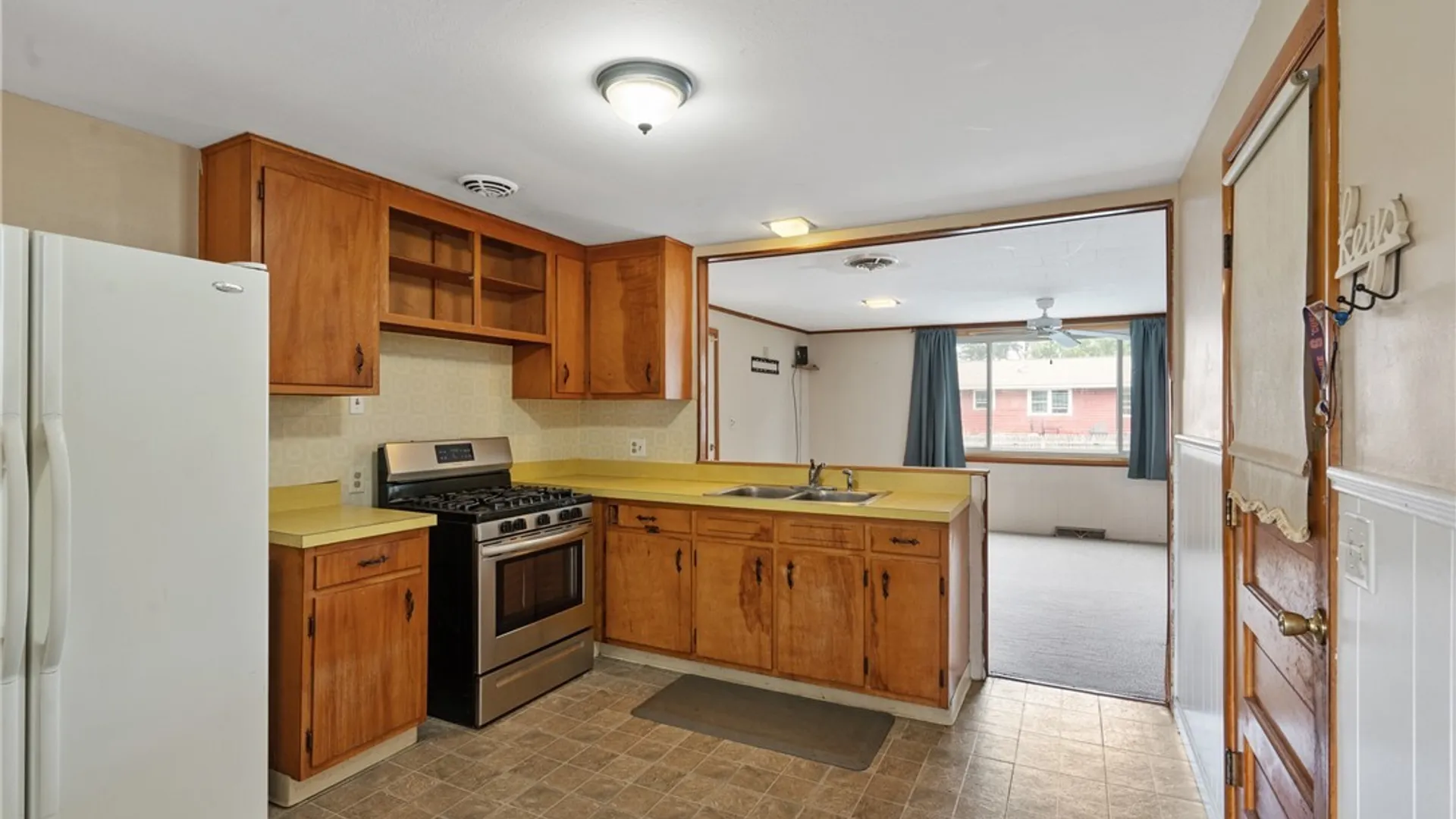 Property at 103 Albernathy Street, Salina, NY 13088 5