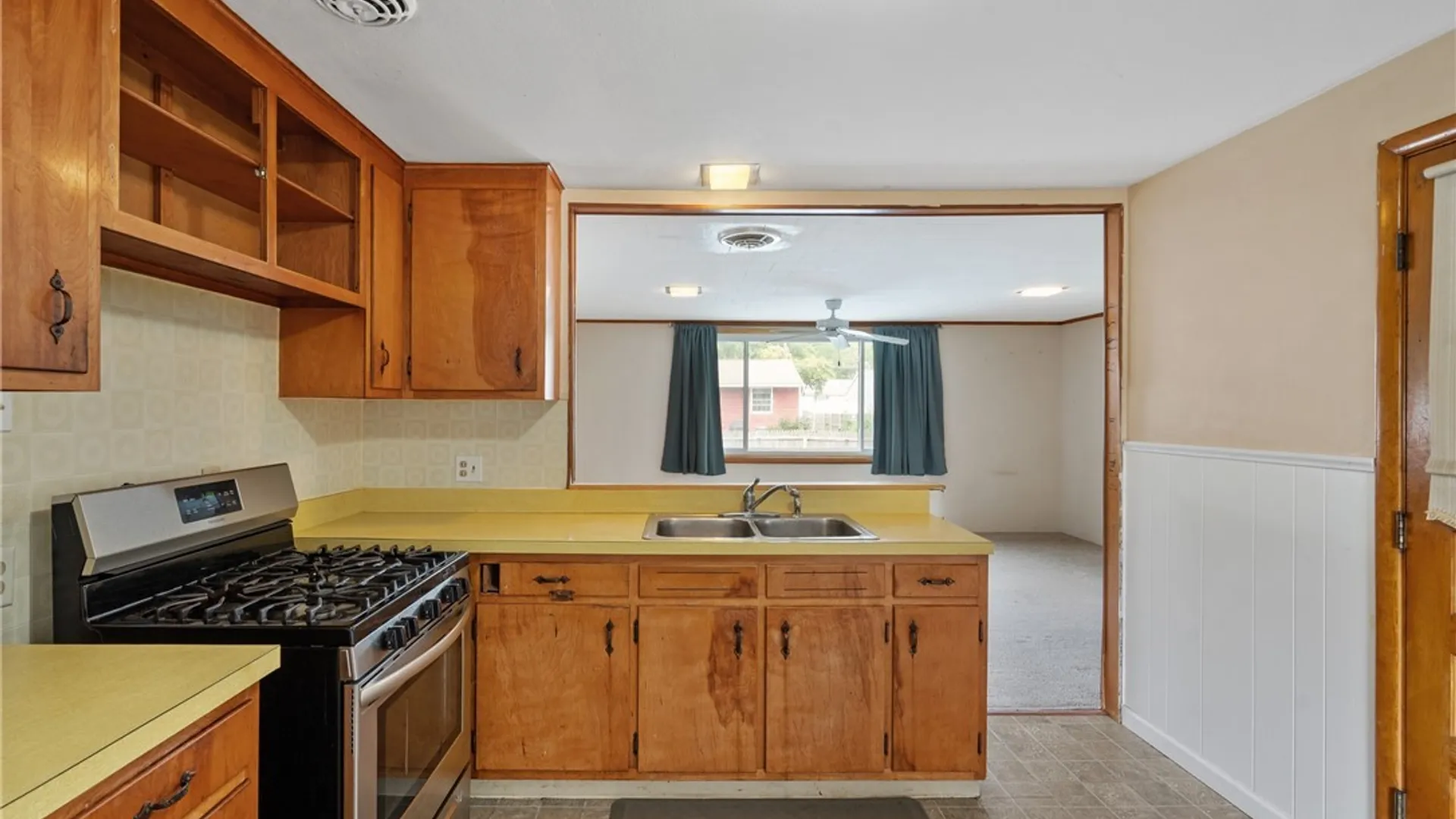 Property at 103 Albernathy Street, Salina, NY 13088 8