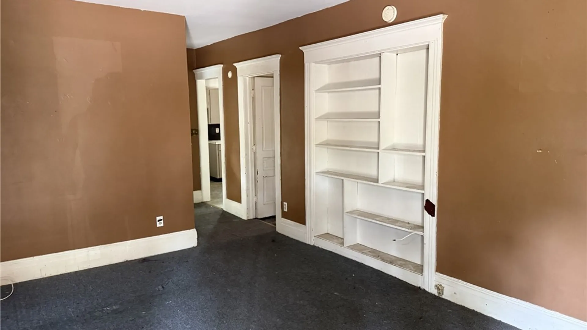 Property at 1600 Cleveland Avenue, Niagara Falls, NY 14305 9