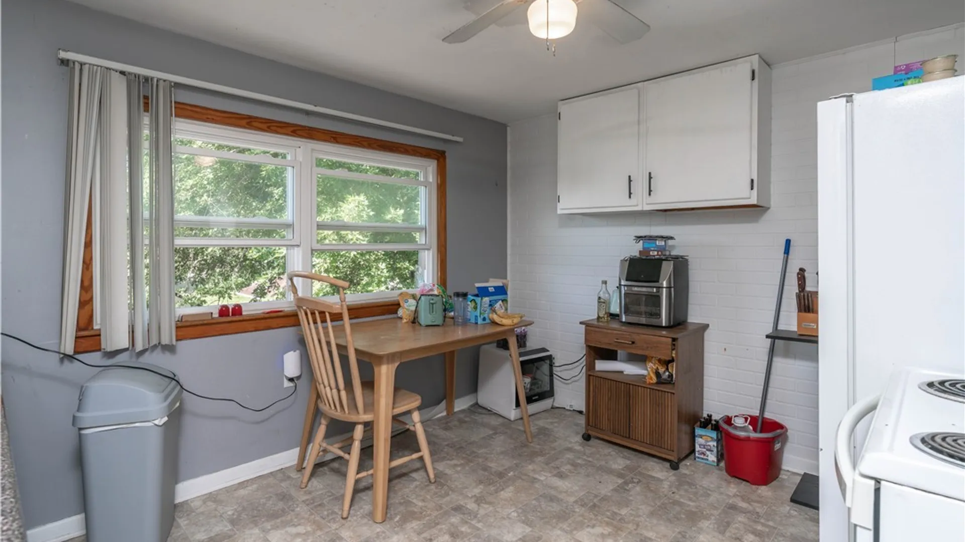 Property at 86 Fernwood Avenue, West Seneca, NY 14206 16