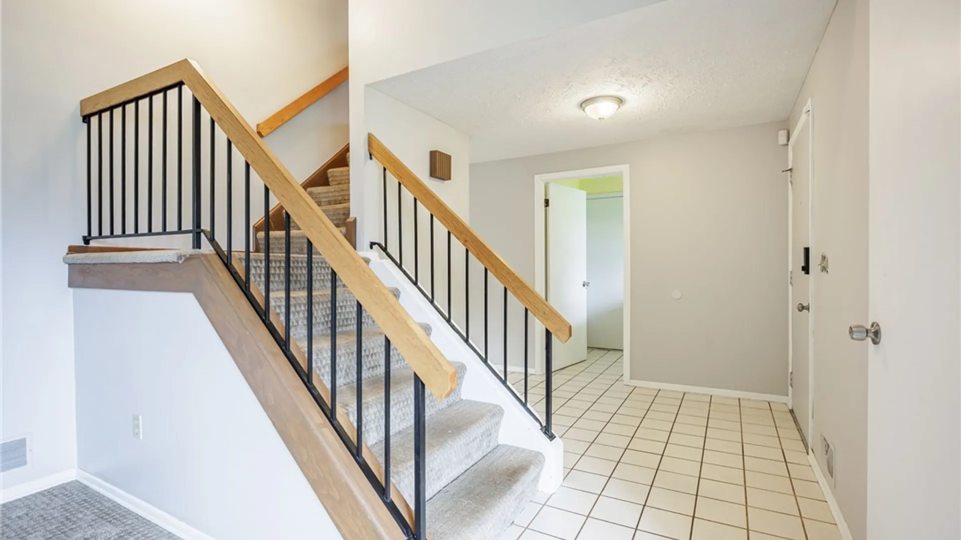 Property at 1010 Maiden Lane, Greece, NY 14615 3