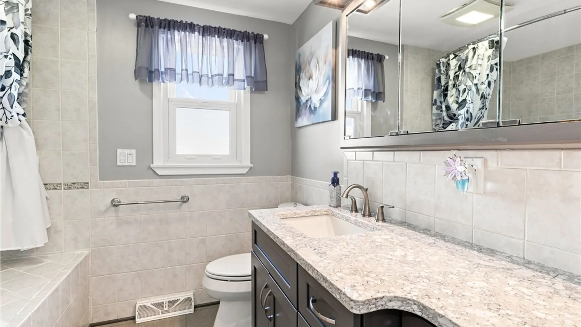 Property at 7 Jeffrey Drive, Cheektowaga, NY 14043 24