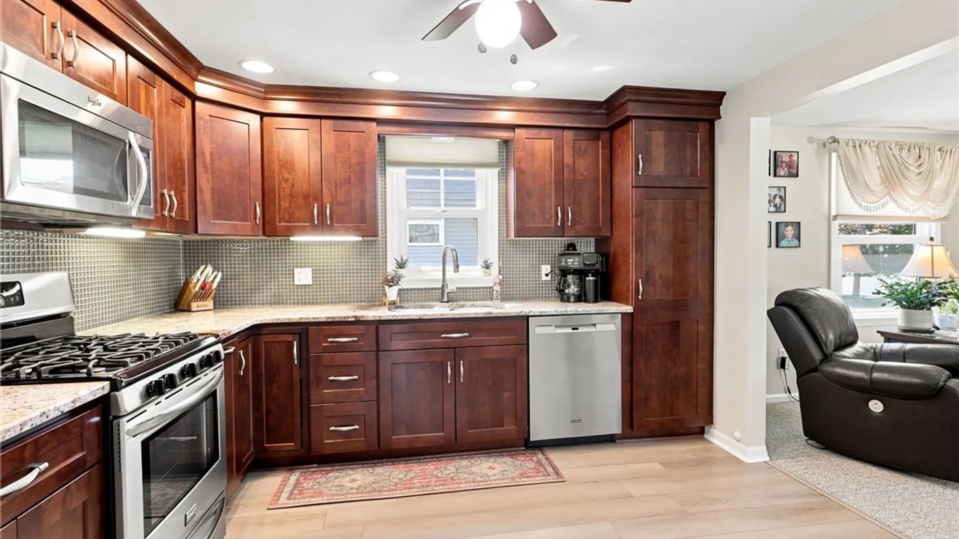 Property at 7 Jeffrey Drive, Cheektowaga, NY 14043 20