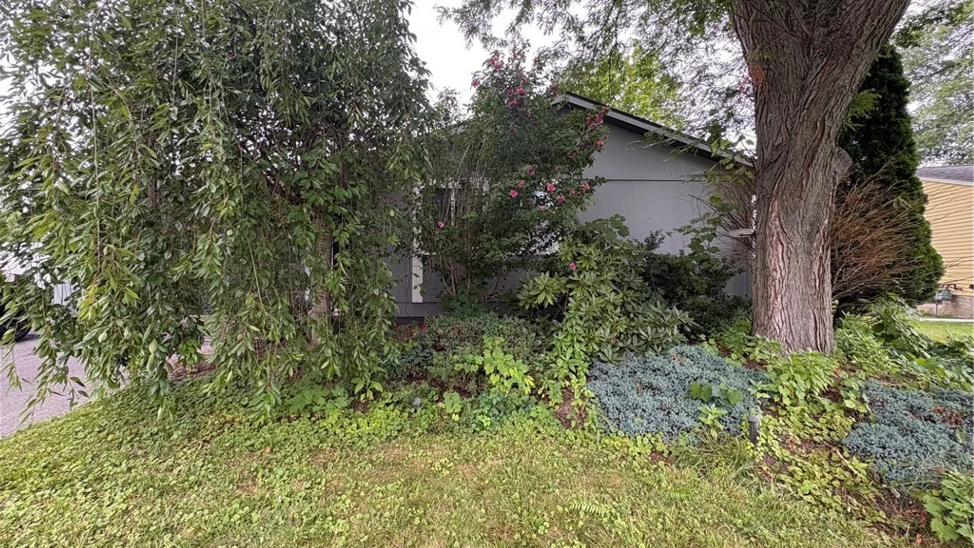 Property at 4040 Winterpark Drive, Clay, NY 13090 4