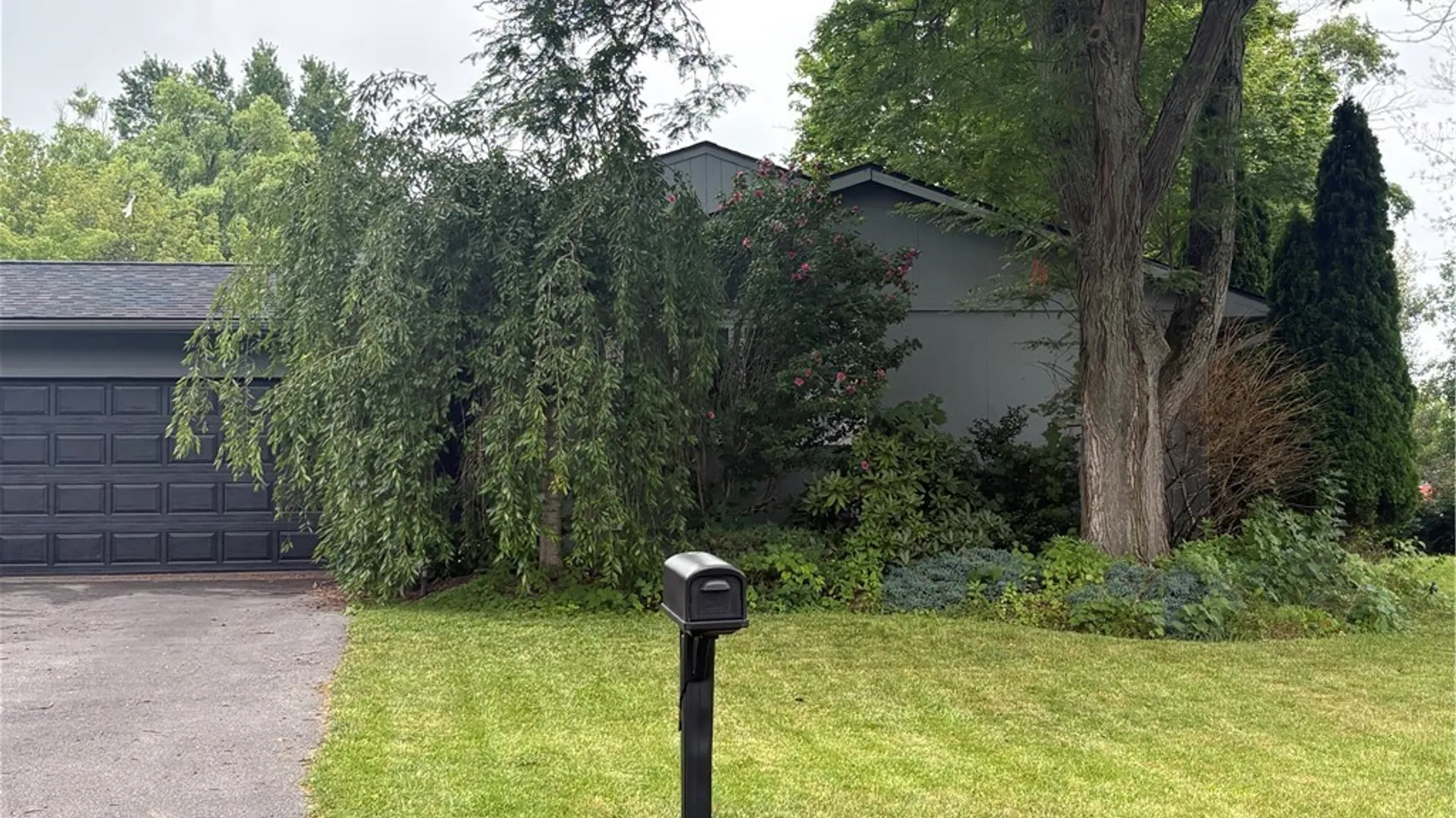 Property at 4040 Winterpark Drive, Clay, NY 13090 3
