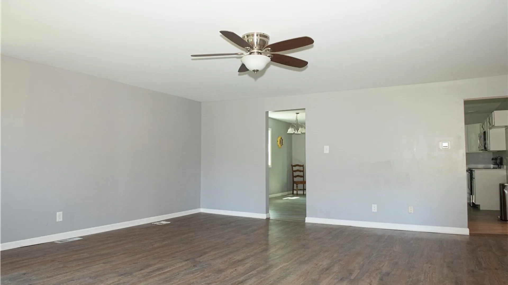 Property at 4454 Central Avenue, Royalton, NY 14067 3