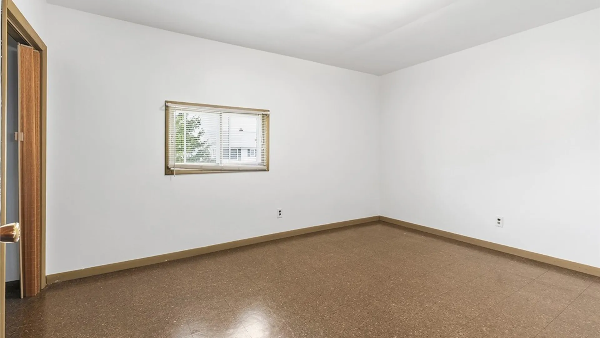 Property at 194 Hoover Avenue, Tonawanda, NY 14217 16