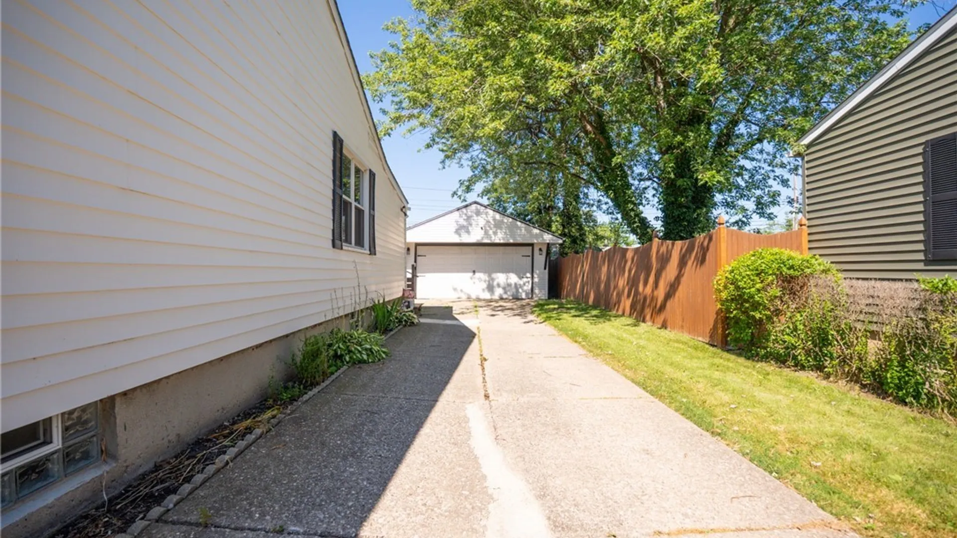 Property at 160 Frederick Road, Tonawanda, NY 14150 5