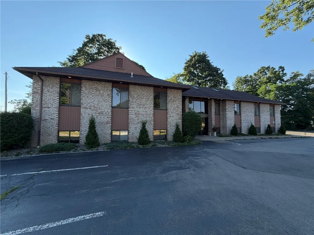 Property at 572 Titus Avenue, Irondequoit, NY 14617