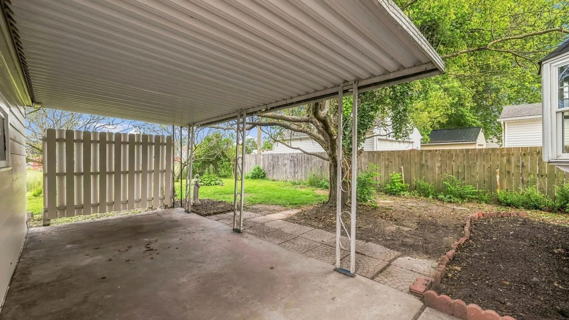 Property at 67 Elaine Court, Cheektowaga, NY 14225 5