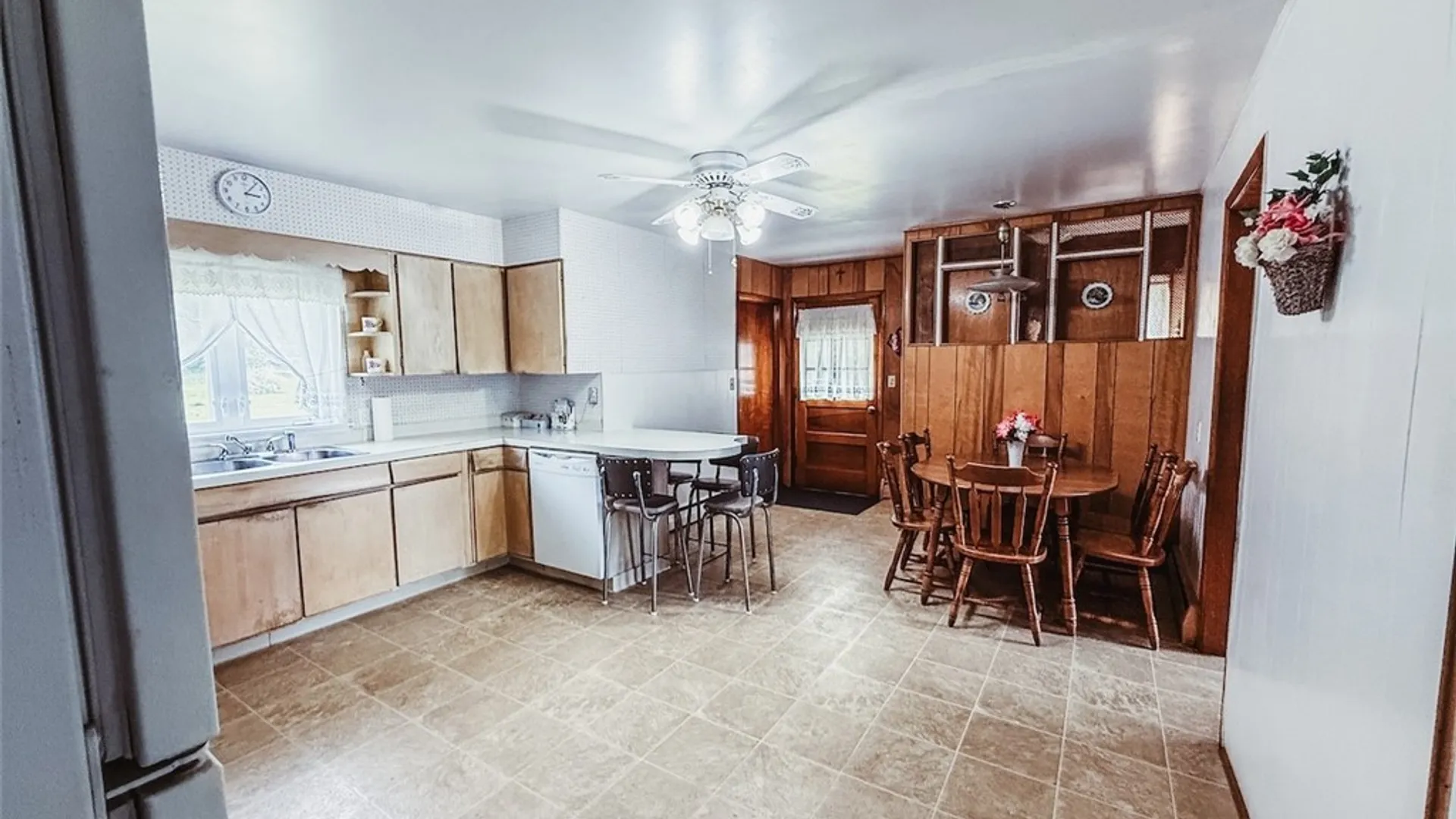 Property at 136 Perrine Street, Auburn, NY 13021 13